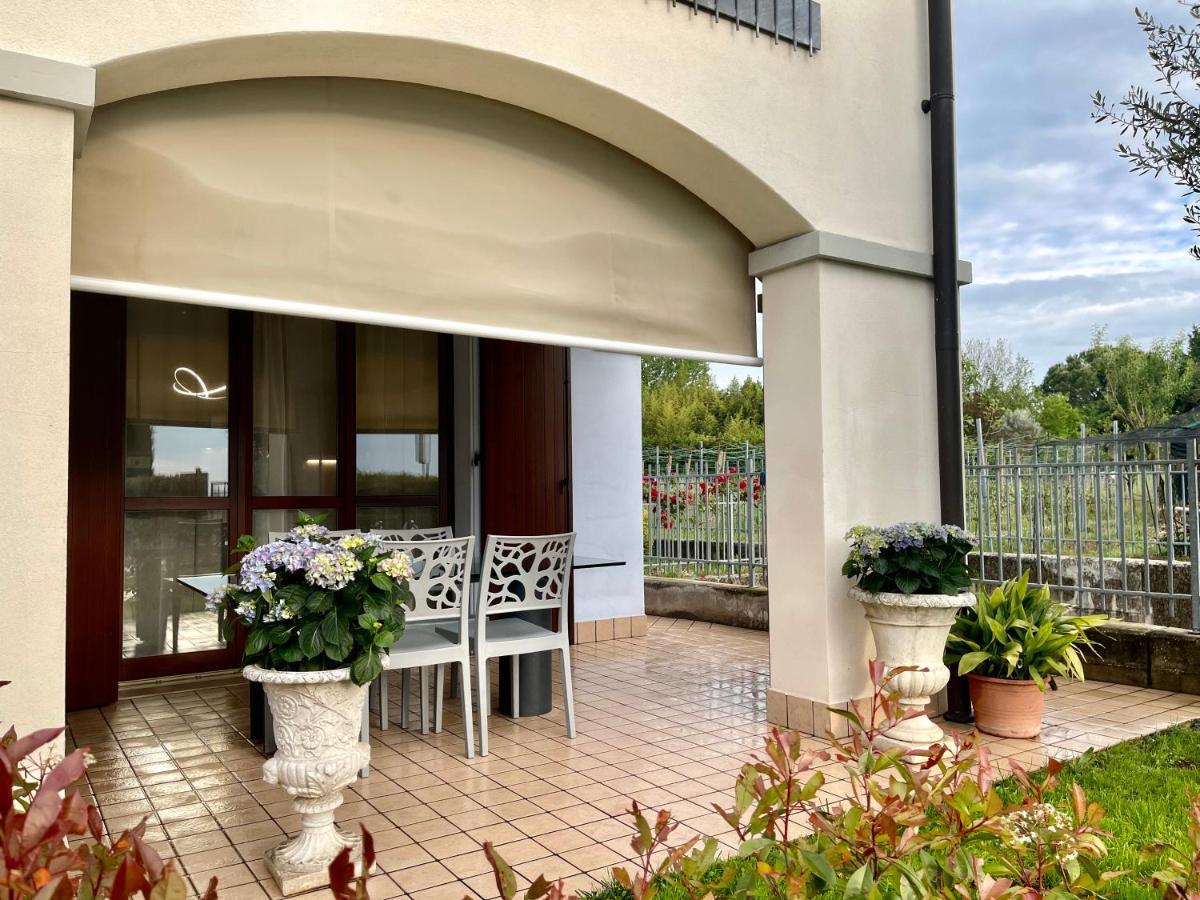 Dimora Di Charme Con Piscina E Giardino,Vicina Alla Spiaggia Sirmione Exterior photo