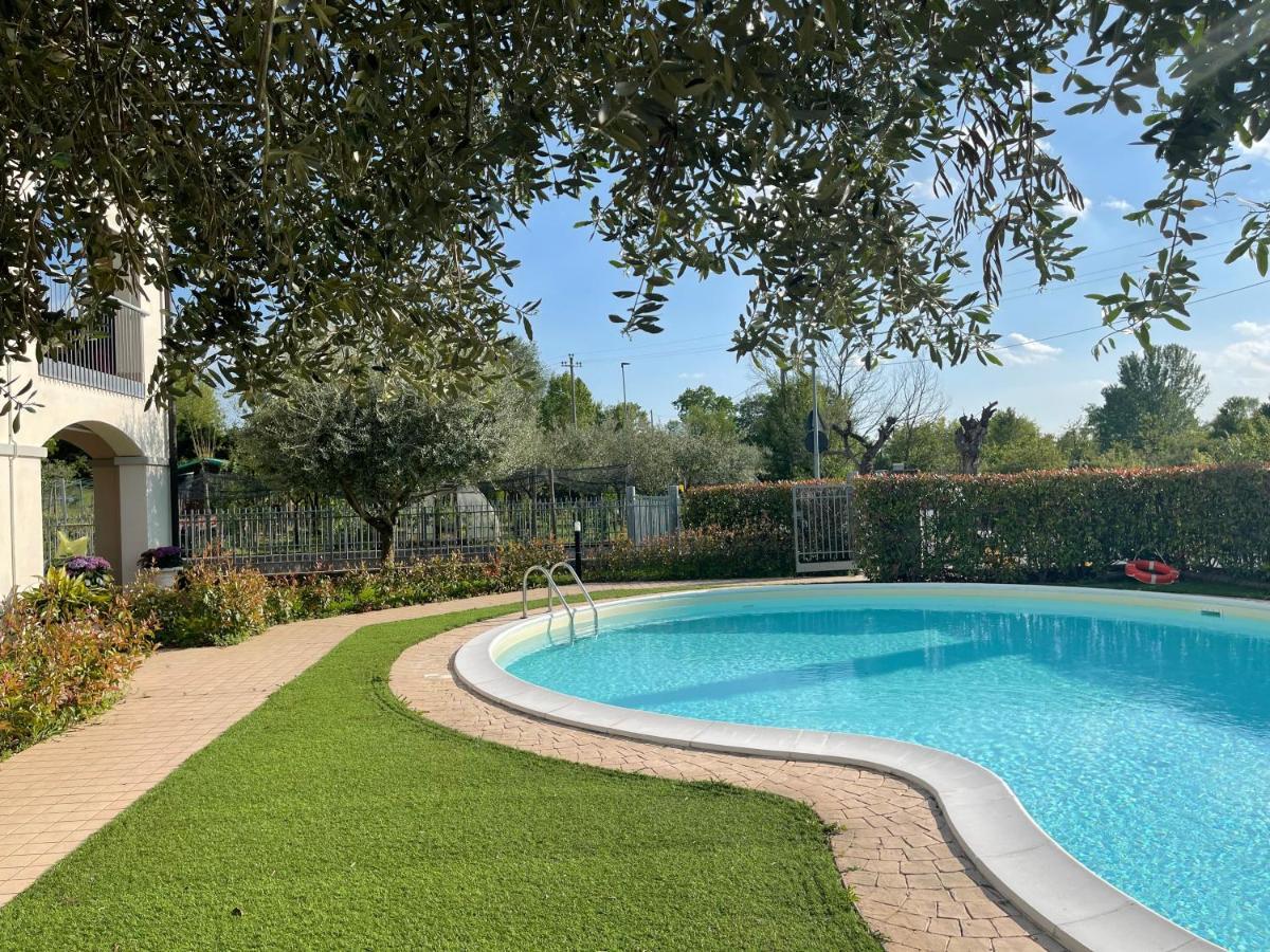 Dimora Di Charme Con Piscina E Giardino,Vicina Alla Spiaggia Sirmione Exterior photo